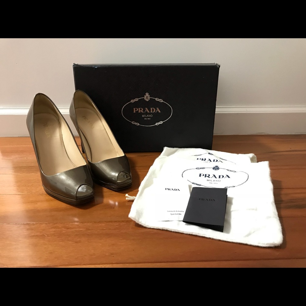 Prada Vernice Taffeta Fumo Pump